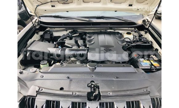 Acheter Import Voiture Toyota Prado Blanc à Import - Dubai, Diana Acheter Import Voiture Toyota Prado Blanc à Import - Dubai, Diana