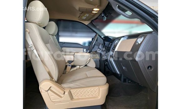 Acheter Import Voiture Ford Club Wagon Marron à Import - Dubai, Diana Acheter Import Voiture Ford Club Wagon Marron à Import - Dubai, Diana