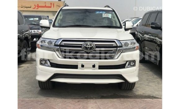 Acheter Import Voiture Toyota Land Cruiser Blanc à Import - Dubai, Diana Acheter Import Voiture Toyota Land Cruiser Blanc à Import - Dubai, Diana
