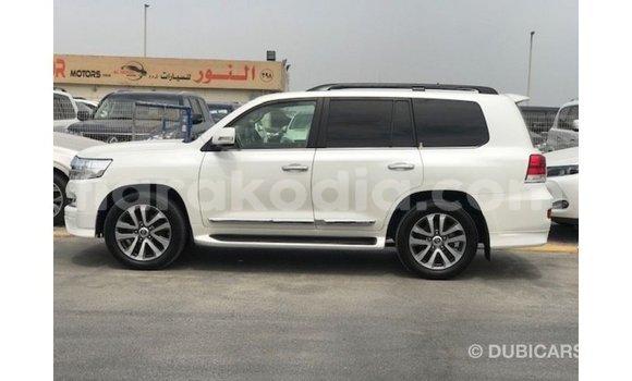 Acheter Import Voiture Toyota Land Cruiser Blanc à Import - Dubai, Diana Acheter Import Voiture Toyota Land Cruiser Blanc à Import - Dubai, Diana