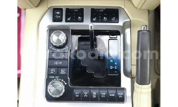 Acheter Import Voiture Toyota Land Cruiser Blanc à Import - Dubai, Diana Acheter Import Voiture Toyota Land Cruiser Blanc à Import - Dubai, Diana