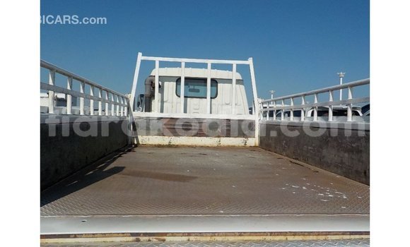 Acheter Import Utilitaire Toyota Dyna Blanc à Import - Dubai, Diana Acheter Import Utilitaire Toyota Dyna Blanc à Import - Dubai, Diana