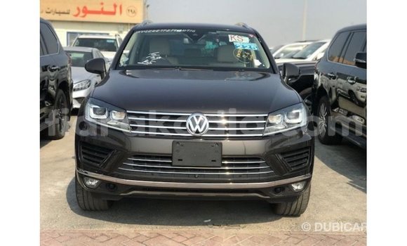 Acheter Import Voiture Volkswagen Touareg Marron à Import - Dubai, Diana Acheter Import Voiture Volkswagen Touareg Marron à Import - Dubai, Diana