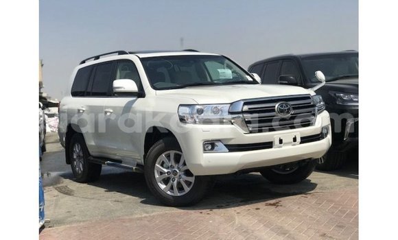 Acheter Import Voiture Toyota Land Cruiser Blanc à Import - Dubai, Diana Acheter Import Voiture Toyota Land Cruiser Blanc à Import - Dubai, Diana
