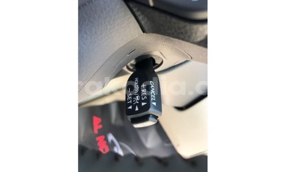 Acheter Import Voiture Toyota Land Cruiser Blanc à Import - Dubai, Diana Acheter Import Voiture Toyota Land Cruiser Blanc à Import - Dubai, Diana