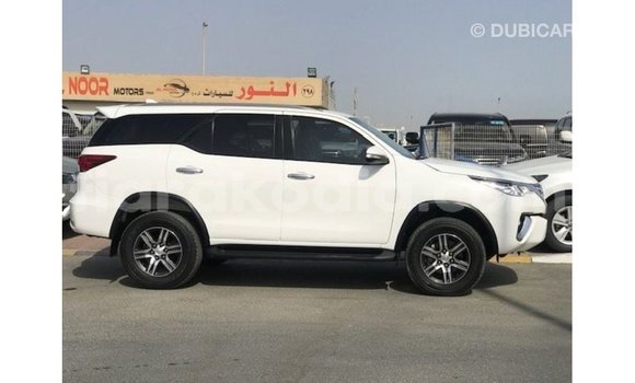 Acheter Import Voiture Toyota Fortuner Blanc à Import - Dubai, Diana Acheter Import Voiture Toyota Fortuner Blanc à Import - Dubai, Diana