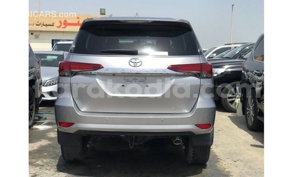 Acheter Import Voiture Toyota Fortuner Autre à Import - Dubai, Diana Acheter Import Voiture Toyota Fortuner Autre à Import - Dubai, Diana