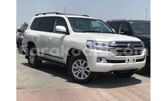 Acheter Import Voiture Toyota Land Cruiser Blanc à Import - Dubai, Diana Acheter Import Voiture Toyota Land Cruiser Blanc à Import - Dubai, Diana