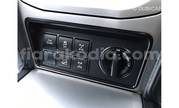 Acheter Import Voiture Toyota Prado Bleu à Import - Dubai, Diana Acheter Import Voiture Toyota Prado Bleu à Import - Dubai, Diana