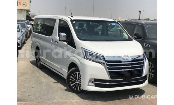 Acheter Import Voiture Toyota Granvia Blanc à Import - Dubai, Diana Acheter Import Voiture Toyota Granvia Blanc à Import - Dubai, Diana