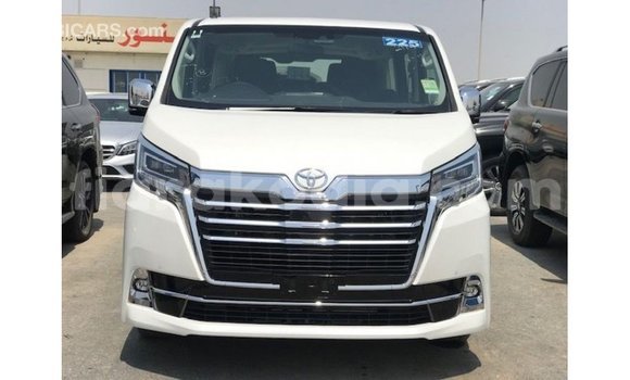 Acheter Import Voiture Toyota Granvia Blanc à Import - Dubai, Diana Acheter Import Voiture Toyota Granvia Blanc à Import - Dubai, Diana