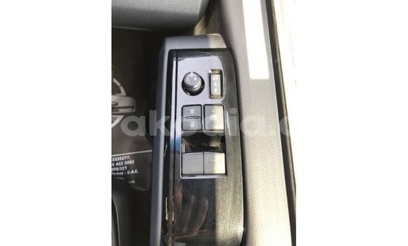 Acheter Import Voiture Toyota Granvia Blanc à Import - Dubai, Diana Acheter Import Voiture Toyota Granvia Blanc à Import - Dubai, Diana