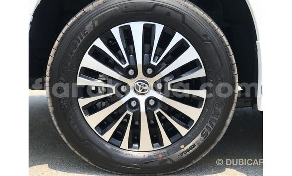 Acheter Import Voiture Toyota Granvia Blanc à Import - Dubai, Diana Acheter Import Voiture Toyota Granvia Blanc à Import - Dubai, Diana