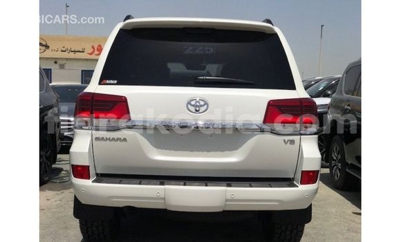 Acheter Import Voiture Toyota Land Cruiser Blanc à Import - Dubai, Diana Acheter Import Voiture Toyota Land Cruiser Blanc à Import - Dubai, Diana