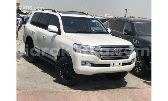 Acheter Import Voiture Toyota Land Cruiser Blanc à Import - Dubai, Diana Acheter Import Voiture Toyota Land Cruiser Blanc à Import - Dubai, Diana