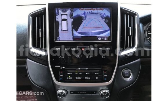 Acheter Import Voiture Toyota Land Cruiser Blanc à Import - Dubai, Diana Acheter Import Voiture Toyota Land Cruiser Blanc à Import - Dubai, Diana