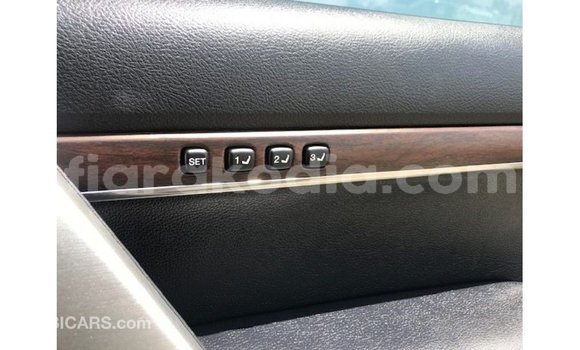 Acheter Import Voiture Toyota Land Cruiser Blanc à Import - Dubai, Diana Acheter Import Voiture Toyota Land Cruiser Blanc à Import - Dubai, Diana