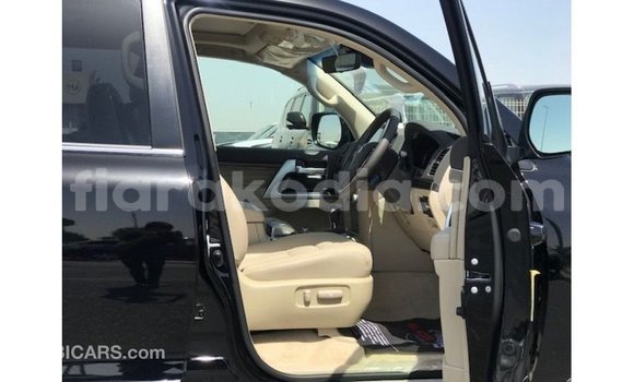 Acheter Import Voiture Toyota Land Cruiser Noir à Import - Dubai, Diana Acheter Import Voiture Toyota Land Cruiser Noir à Import - Dubai, Diana