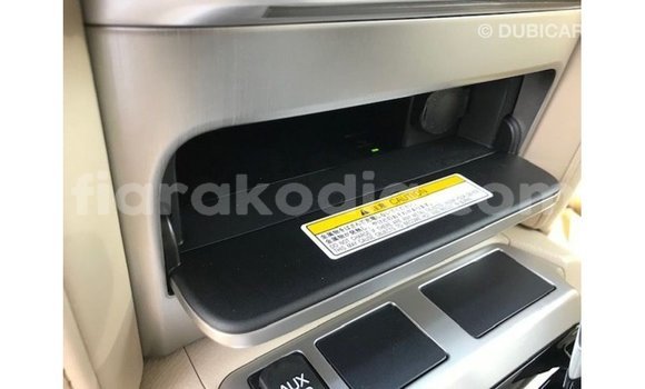 Acheter Import Voiture Toyota Land Cruiser Noir à Import - Dubai, Diana Acheter Import Voiture Toyota Land Cruiser Noir à Import - Dubai, Diana