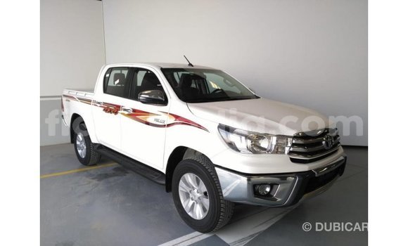 Acheter Import Voiture Toyota Hilux Blanc à Import - Dubai, Diana Acheter Import Voiture Toyota Hilux Blanc à Import - Dubai, Diana