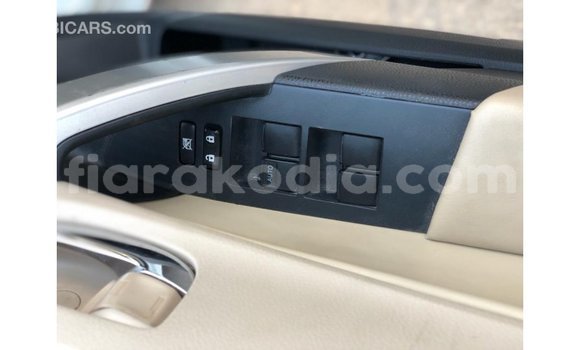 Hividy Toyota Corolla fotsy Car in Import - Dubai in Diana Hividy Toyota Corolla fotsy Car in Import - Dubai in Diana