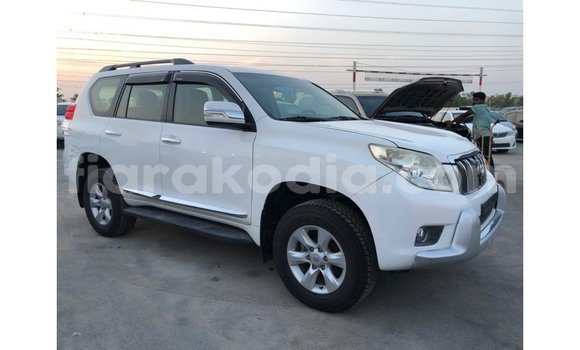 Acheter Import Voiture Toyota Prado Blanc à Import - Dubai, Diana Acheter Import Voiture Toyota Prado Blanc à Import - Dubai, Diana