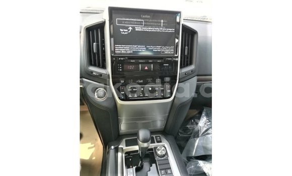 Buy Import Toyota Land Cruiser White Car in Import - Dubai in Diana Buy Import Toyota Land Cruiser White Car in Import - Dubai in Diana