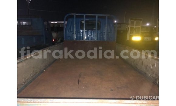 Acheter Import Utilitaire Toyota Dyna Bleu à Import - Dubai, Diana Acheter Import Utilitaire Toyota Dyna Bleu à Import - Dubai, Diana