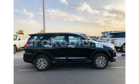 Acheter Import Voiture Toyota Fortuner Noir à Import - Dubai, Diana Acheter Import Voiture Toyota Fortuner Noir à Import - Dubai, Diana