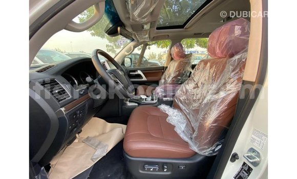 Hividy Toyota DA fotsy Truck in Import - Dubai in Diana Hividy Toyota DA fotsy Truck in Import - Dubai in Diana