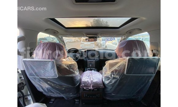 Hividy Toyota DA fotsy Truck in Import - Dubai in Diana Hividy Toyota DA fotsy Truck in Import - Dubai in Diana