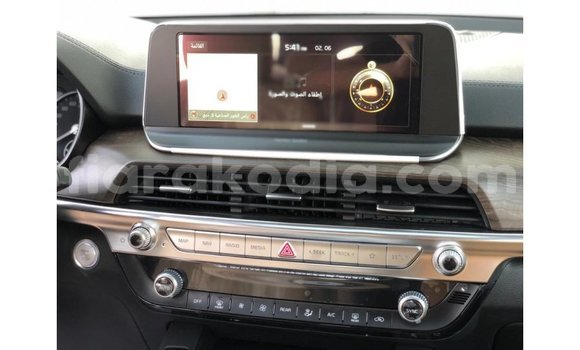 Acheter Import Voiture Kia Carens Blanc à Import - Dubai, Diana Acheter Import Voiture Kia Carens Blanc à Import - Dubai, Diana