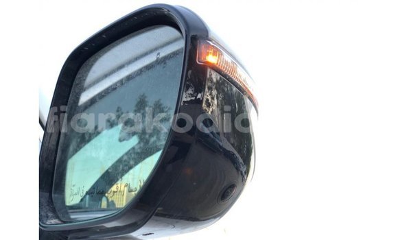 Acheter Import Voiture Kia Carens Blanc à Import - Dubai, Diana Acheter Import Voiture Kia Carens Blanc à Import - Dubai, Diana