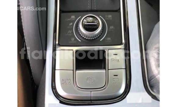 Acheter Import Voiture Kia Carens Blanc à Import - Dubai, Diana Acheter Import Voiture Kia Carens Blanc à Import - Dubai, Diana