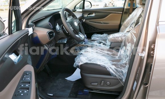 Acheter Import Voiture Hyundai Santa Fe Marron à Import - Dubai, Diana Acheter Import Voiture Hyundai Santa Fe Marron à Import - Dubai, Diana