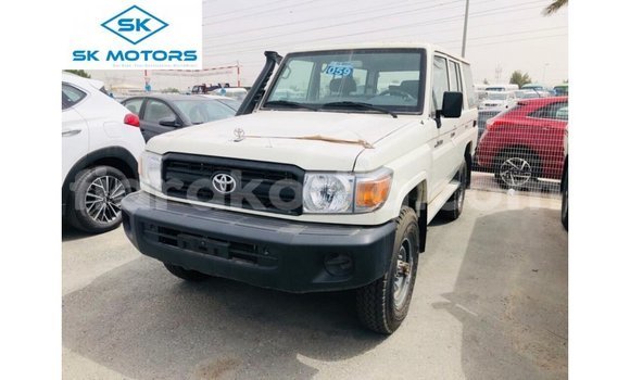 Hividy Toyota Land Cruiser fotsy Car in Import - Dubai in Diana Hividy Toyota Land Cruiser fotsy Car in Import - Dubai in Diana