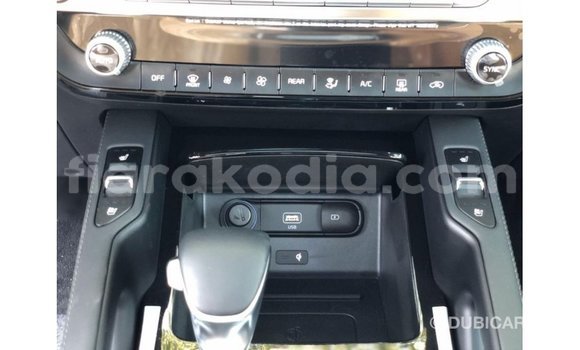 Buy Import Kia Carens White Car in Import - Dubai in Diana Buy Import Kia Carens White Car in Import - Dubai in Diana