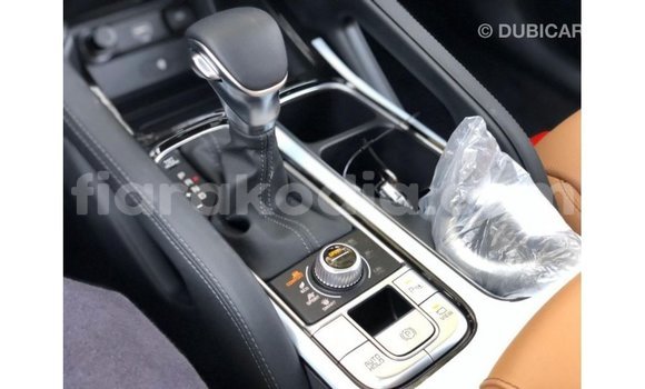 Buy Import Kia Carens White Car in Import - Dubai in Diana Buy Import Kia Carens White Car in Import - Dubai in Diana