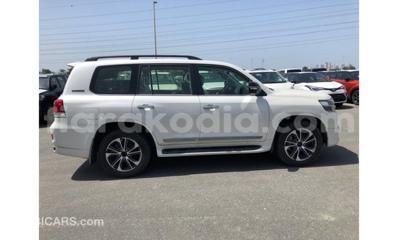 Buy Import Toyota Land Cruiser White Car in Import - Dubai in Diana Buy Import Toyota Land Cruiser White Car in Import - Dubai in Diana