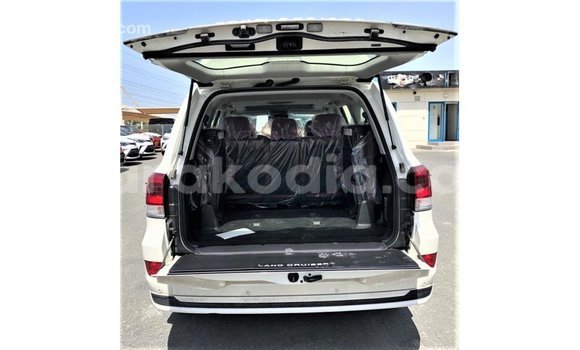 Buy Import Toyota Land Cruiser White Car in Import - Dubai in Diana Buy Import Toyota Land Cruiser White Car in Import - Dubai in Diana