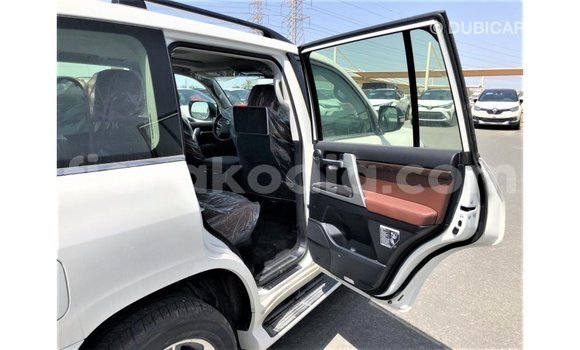 Buy Import Toyota Land Cruiser White Car in Import - Dubai in Diana Buy Import Toyota Land Cruiser White Car in Import - Dubai in Diana
