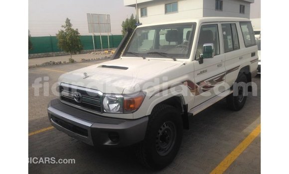 Buy Import Toyota Land Cruiser White Car in Import - Dubai in Diana Buy Import Toyota Land Cruiser White Car in Import - Dubai in Diana