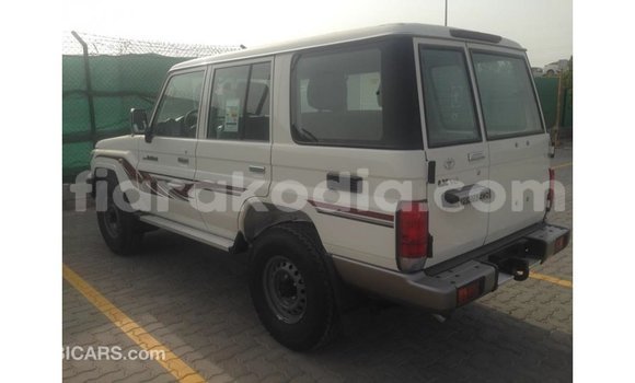Buy Import Toyota Land Cruiser White Car in Import - Dubai in Diana Buy Import Toyota Land Cruiser White Car in Import - Dubai in Diana