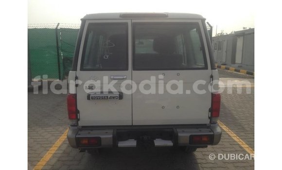 Buy Import Toyota Land Cruiser White Car in Import - Dubai in Diana Buy Import Toyota Land Cruiser White Car in Import - Dubai in Diana