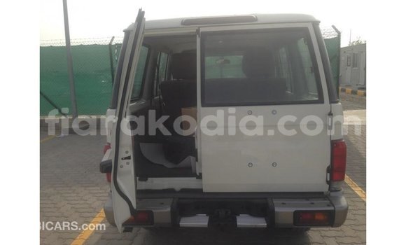 Buy Import Toyota Land Cruiser White Car in Import - Dubai in Diana Buy Import Toyota Land Cruiser White Car in Import - Dubai in Diana