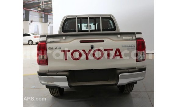 Buy Import Toyota Hilux White Car in Import - Dubai in Diana Buy Import Toyota Hilux White Car in Import - Dubai in Diana