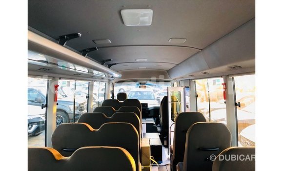 Acheter Import Voiture Toyota Coaster Blanc à Import - Dubai, Diana Acheter Import Voiture Toyota Coaster Blanc à Import - Dubai, Diana