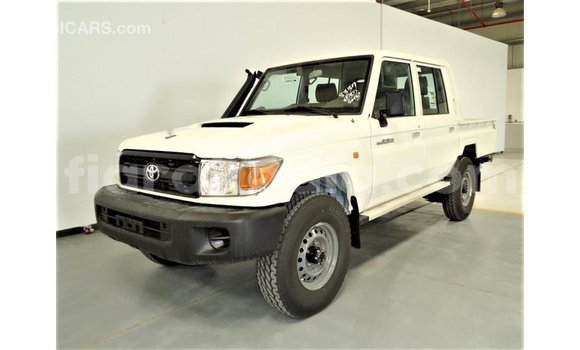 Buy Import Toyota Land Cruiser White Car in Import - Dubai in Diana Buy Import Toyota Land Cruiser White Car in Import - Dubai in Diana
