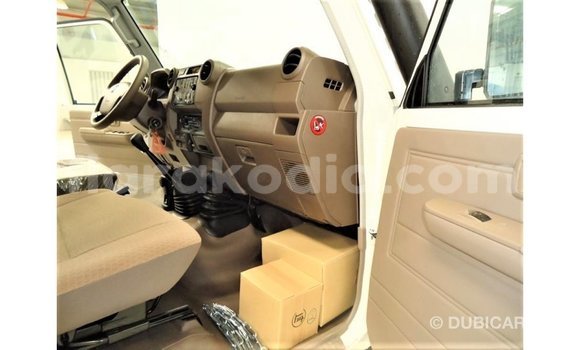 Buy Import Toyota Land Cruiser White Car in Import - Dubai in Diana Buy Import Toyota Land Cruiser White Car in Import - Dubai in Diana