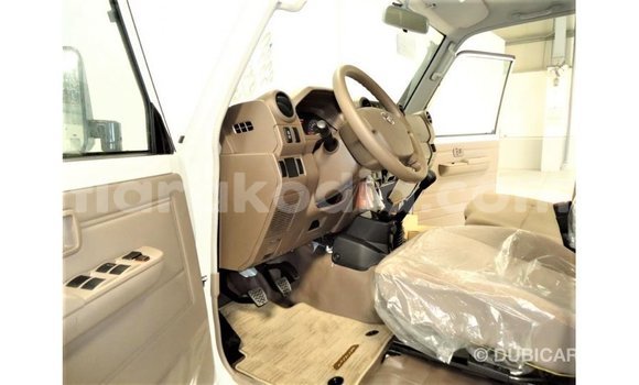 Buy Import Toyota Land Cruiser White Car in Import - Dubai in Diana Buy Import Toyota Land Cruiser White Car in Import - Dubai in Diana